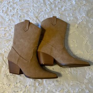 Pink Lily Women’s Boots